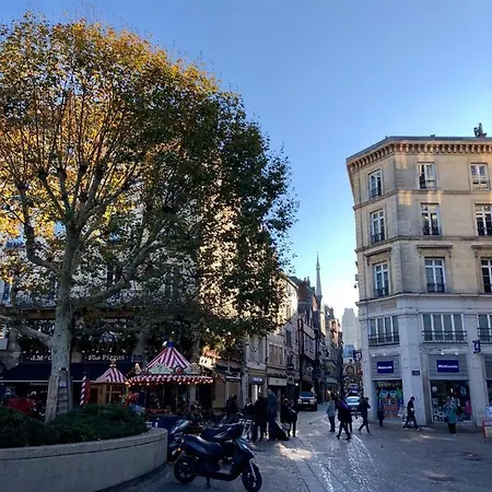 La Loge D'harcourt : Hypercentre Chic Et Moderne * روان